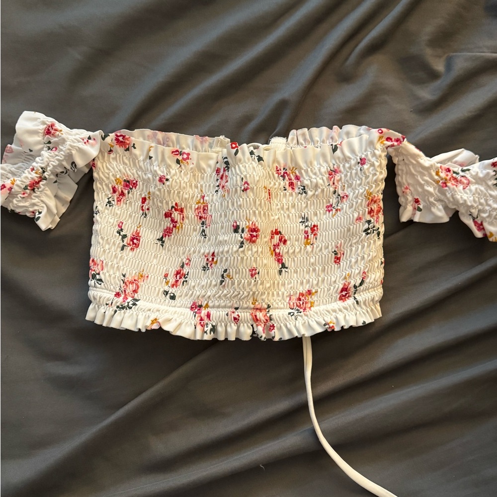 Women’s sleeve bikini top